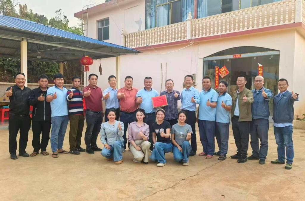 集體合影.jpg 集體合影.jpg